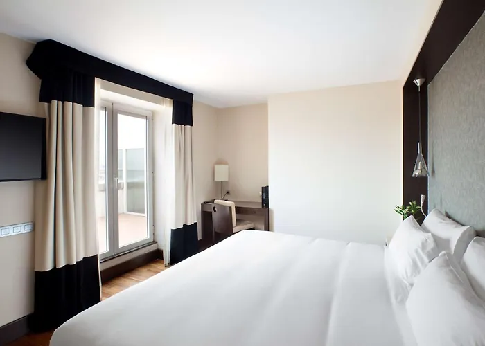 Nh Canciller Ayala Hotel