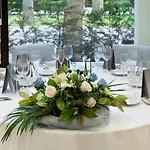Nh Canciller Ayala Hotel 4*