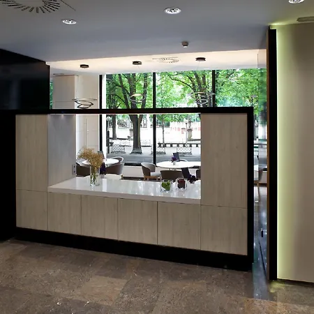 Nh Canciller Ayala Hotel