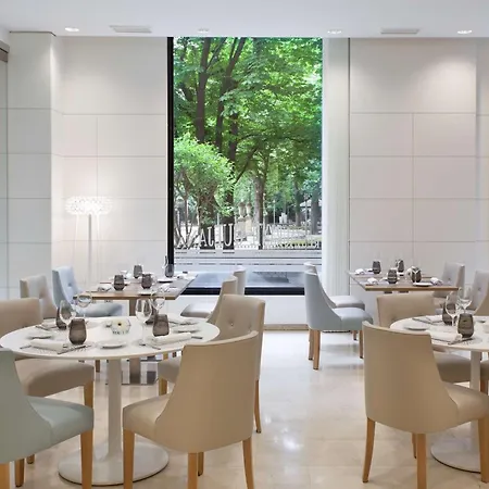 Hotel Nh Canciller Ayala