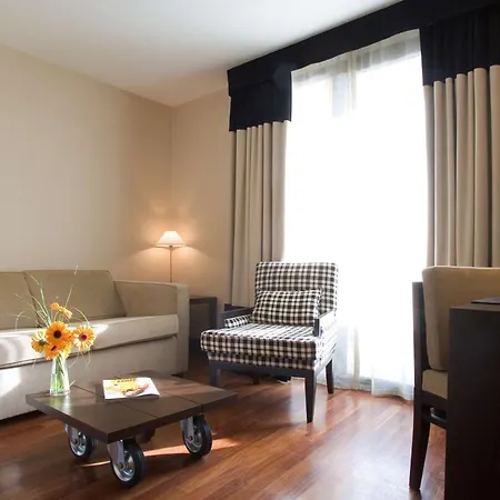 Hotel Nh Canciller Ayala 4*