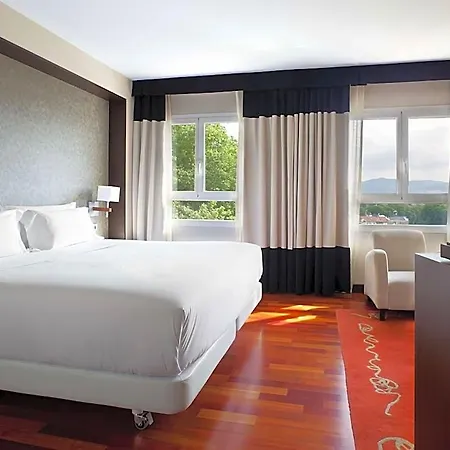 Nh Canciller Ayala Hotel 4*