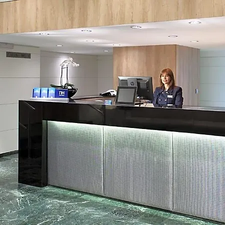 Hotel Nh Canciller Ayala