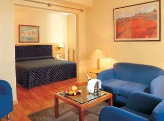 Nh Canciller Ayala Hotel 4*