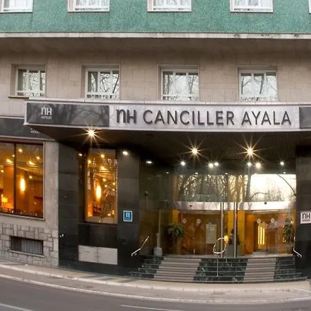 Nh Canciller Ayala מלון 4*