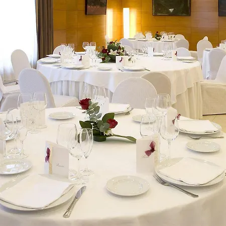 Nh Canciller Ayala Hotel