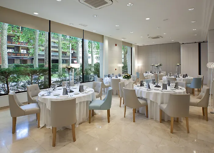 Hotel Nh Canciller Ayala