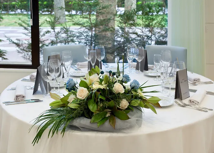 Nh Canciller Ayala Hotel 4*