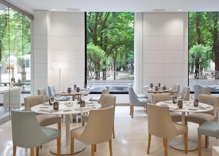 Hotel Nh Canciller Ayala