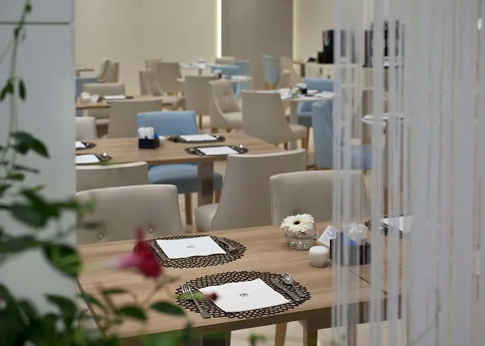 Hotel Nh Canciller Ayala 4*