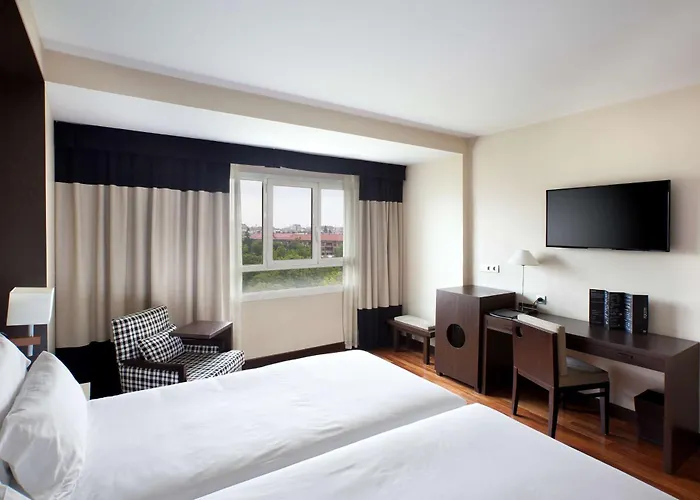 Nh Canciller Ayala Hotel 4*