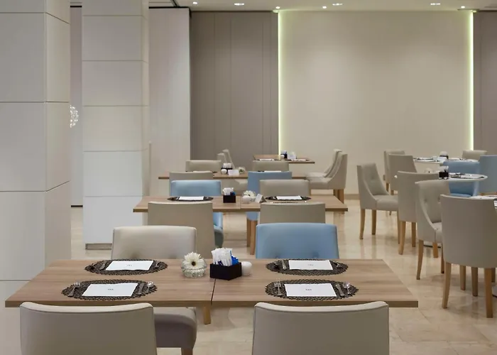 Nh Canciller Ayala Hotel