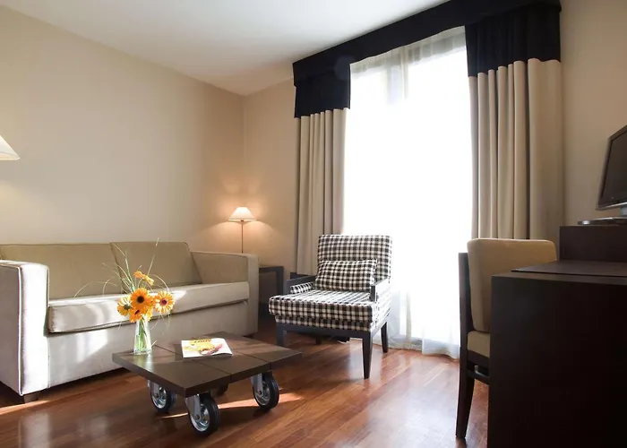 Hotel Nh Canciller Ayala 4*