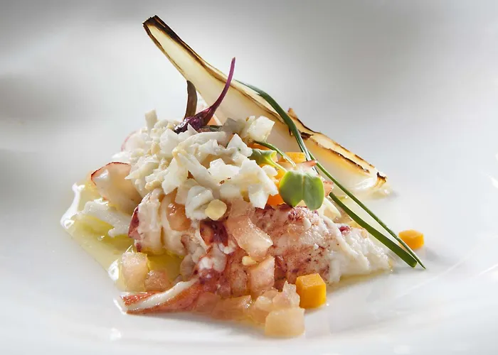 Nh Canciller Ayala Hotel 4*